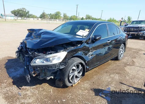 2016 Honda Accord Lx z USA, uszkodzony, nr VIN 1HGCR2F35GA184552